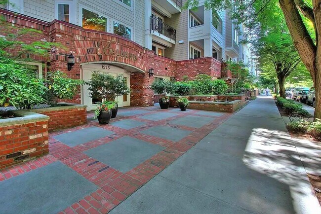Building Photo - 1525 NW 57th St