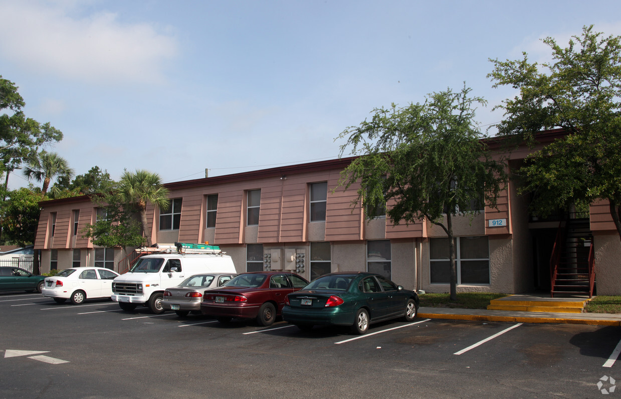 Building Photo - Oakhurst Square II