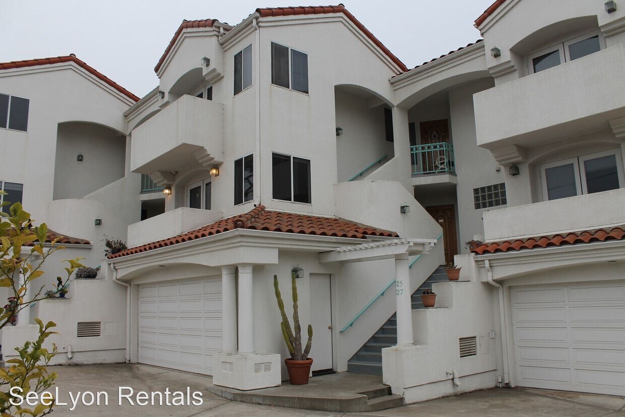 Foto principal - 2 br, 2.5 bath House - 727 Piney Way