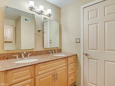 Foto del edificio - 2015 E Broadway