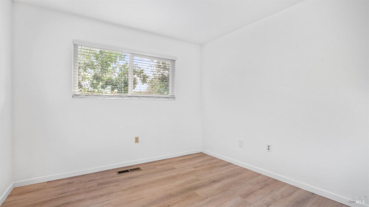 Primary Photo - 2021 Feliz Rd