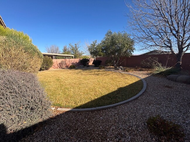 Building Photo - Coral Canyon Gem with NEW CARPET & TWO CAR...