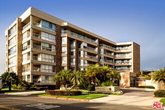 Building Photo - 515 Ocean Ave