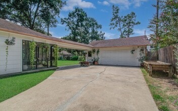 Building Photo - 6668 Merry Ln