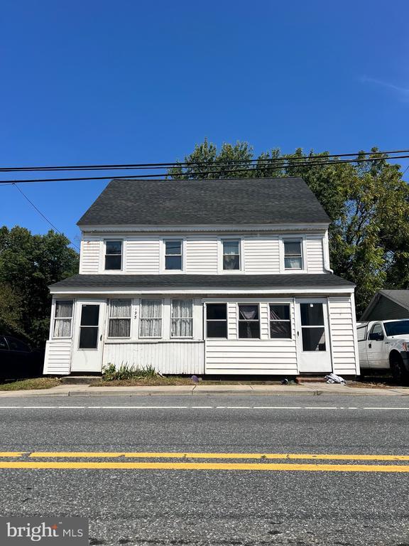 Building Photo - 197 Main St