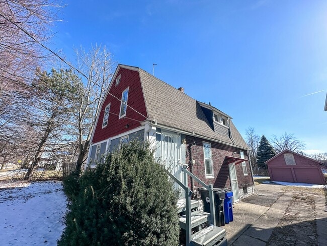 Building Photo - 14812 Westropp Ave