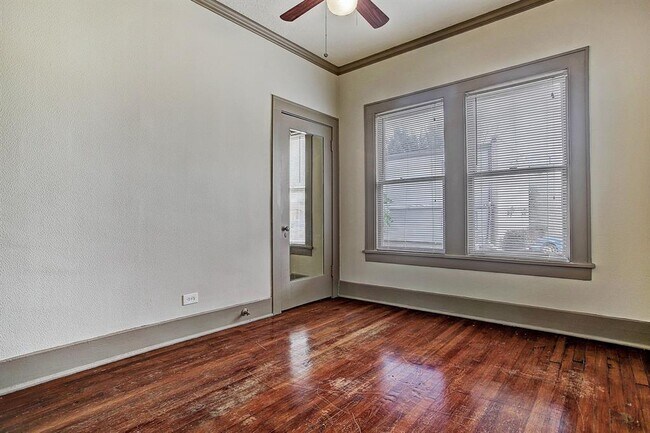 Foto del edificio - 2323 Park St