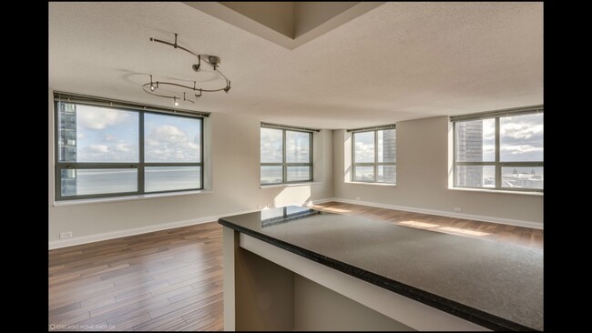 Foto del edificio - 474 N Lake Shore Dr