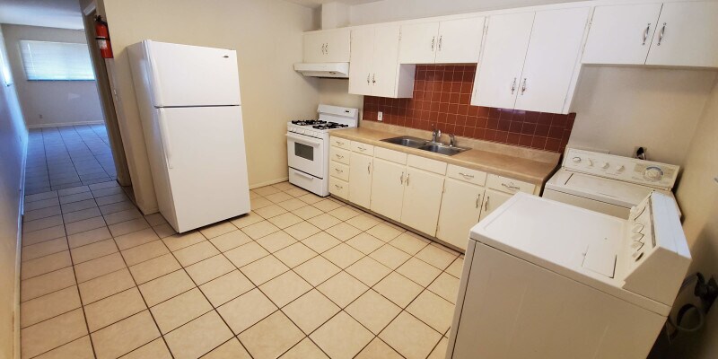 Primary Photo - Monroe Street Apts