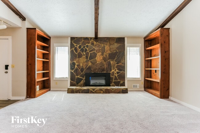 Building Photo - 365 Sea Holly Cir