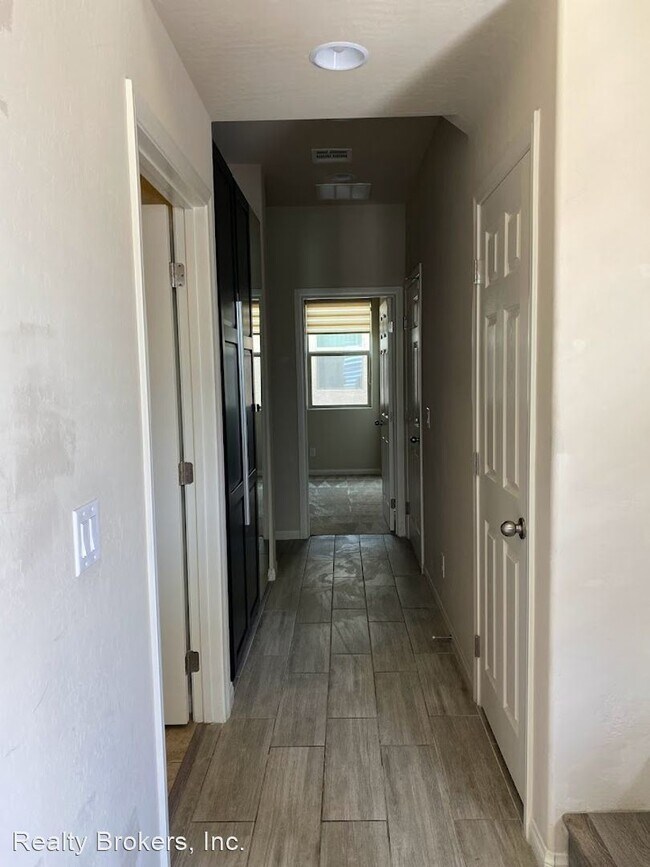 Building Photo - 4 br, 3 bath House - 9092 Tiffany Oaks Ave