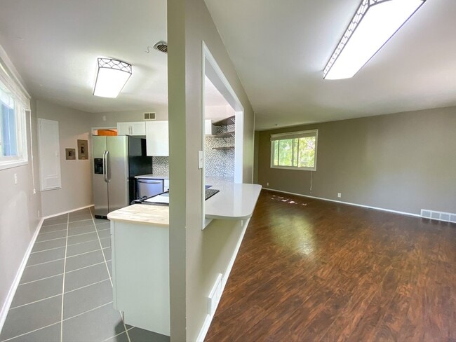 Building Photo - Woodland Duplex (3019/3021)