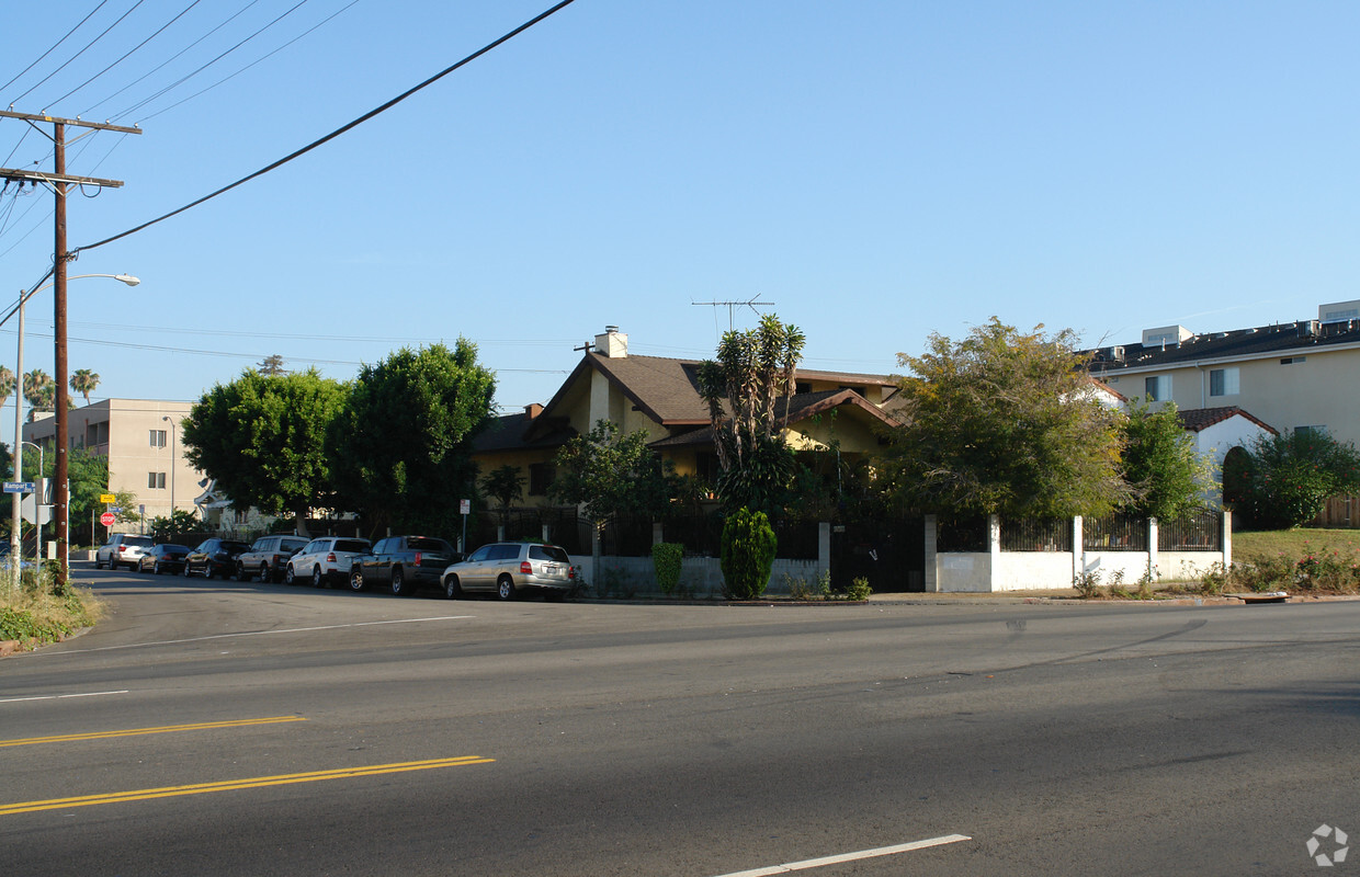 Primary Photo - 131 S Rampart Blvd