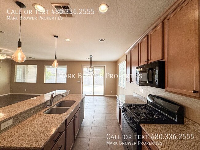 Foto del edificio - 1124 W Fir Tree Rd