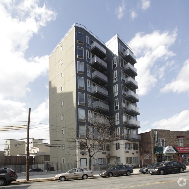 Building Photo - 26-20 21st St