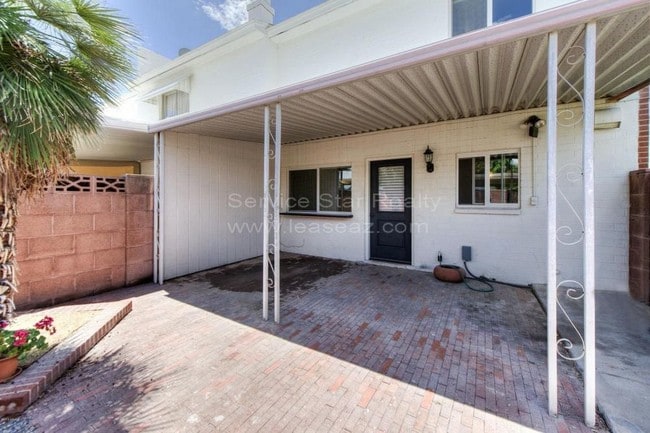 Building Photo - Beautiful  Arcadia Townhome wont last