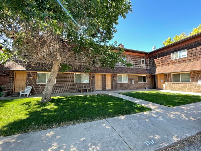 Foto principal - Beautiful 2 Bedroom Town Home!