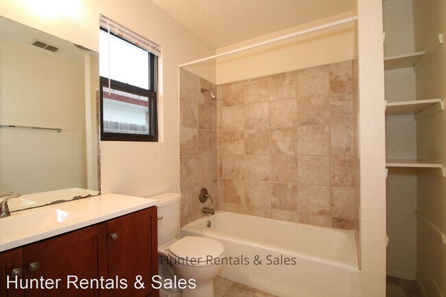 Building Photo - 3 br, 2 bath House - 2008 Continental Dr