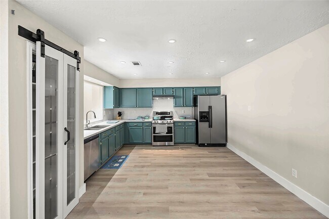 Foto del edificio - 10814 Village Trail Dr