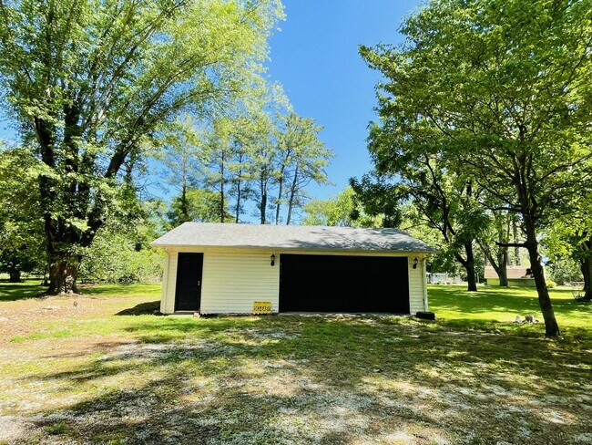 Foto del edificio - 514 Flower Ln Dr