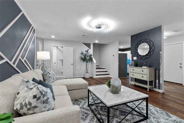 Foto del edificio - 212 Creek Cove Dr
