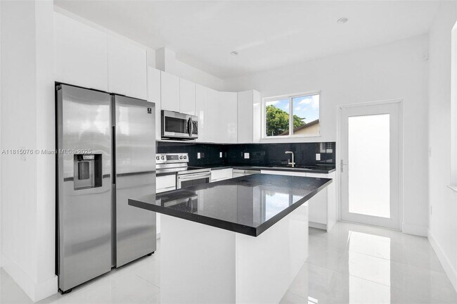 Foto del edificio - 785 SW 7th Ave