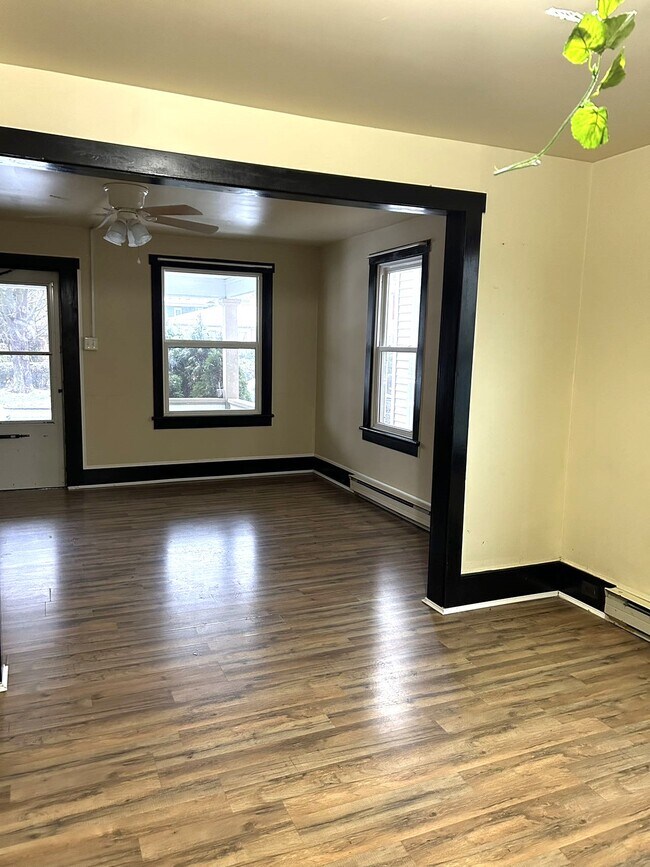 621 King St, Northumberland, PA 17857 Townhome Rentals in