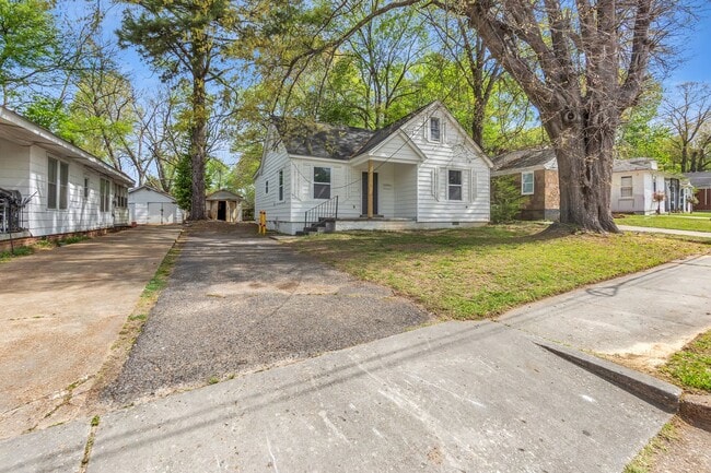 Building Photo - 3480 Vernon Ave