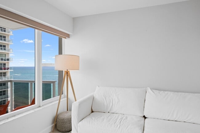 Building Photo - 3700 Galt Ocean Dr