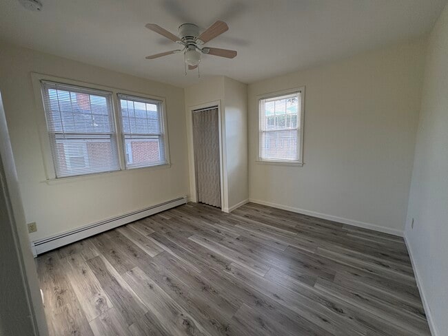 Building Photo - 1170 Whitney Ave