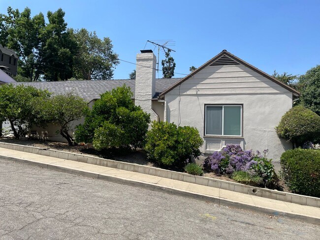 Foto del edificio - 3 Bedroom Home for Rent in South Pasadena!