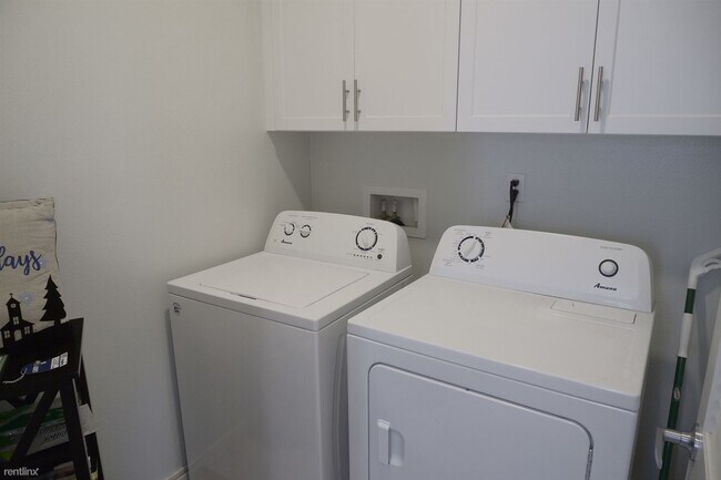 Foto del edificio - 3 br, 2.5 bath Townhome - 2076 Tango Loop ...