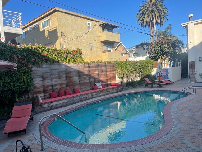 Piscina y jacuzzi - 2721 2nd St