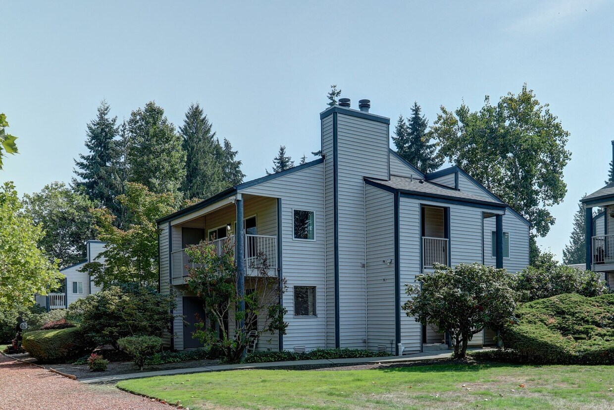 Foto principal - Large 2bd, 2ba Condo Available w/ Private ...