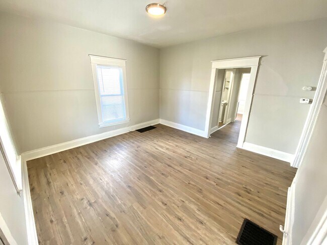 Building Photo - Grove Place **$75 Gift Card Move-in Specia...