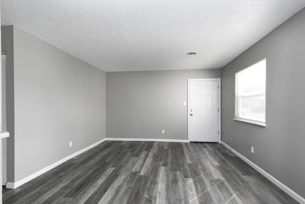 Foto del edificio - 472 Cedarview Ct