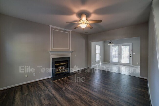 Foto del edificio - 6434 Gatesville Ln