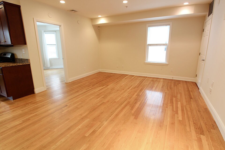 Primary Photo - 3 Griggs Pl