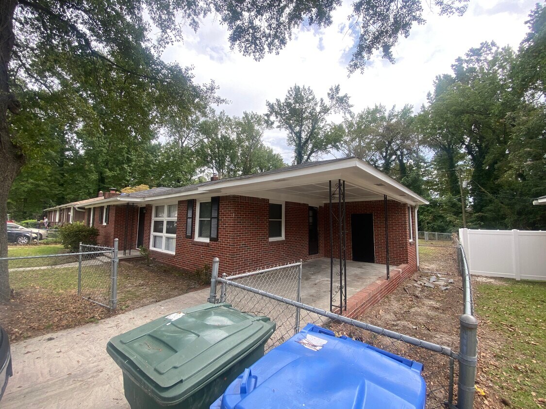 Primary Photo - 3128 Truman St