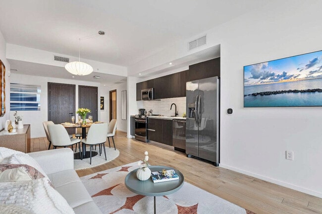 Building Photo - 398 NE 5th St