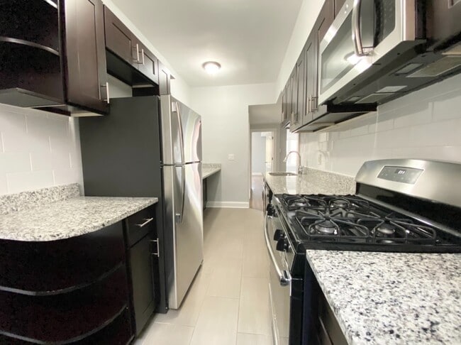 Foto del edificio - 6102 N Winthrop Ave