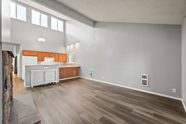 Building Photo - 7012 NE 43rd St