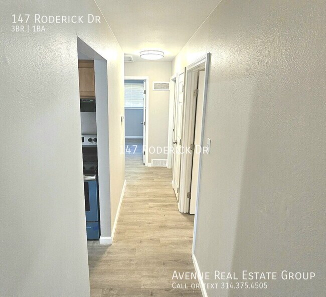 Foto del edificio - 147 Roderick Dr
