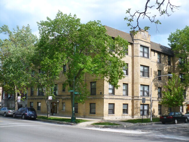 Building Photo - 1419 W Addison St