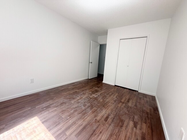 Building Photo - 201 Laval St