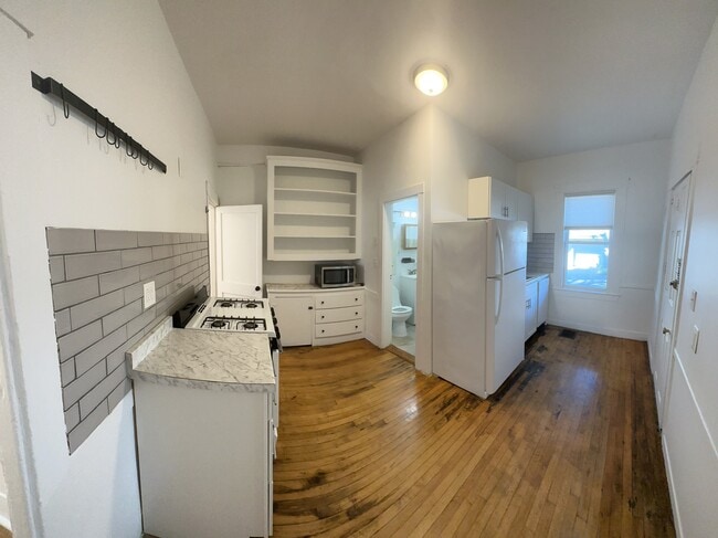 Building Photo - 150 5th St