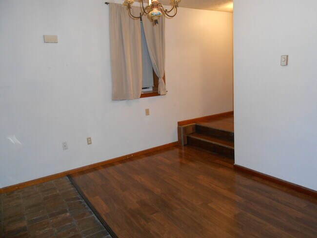 Living Room - 412 N Loudoun St