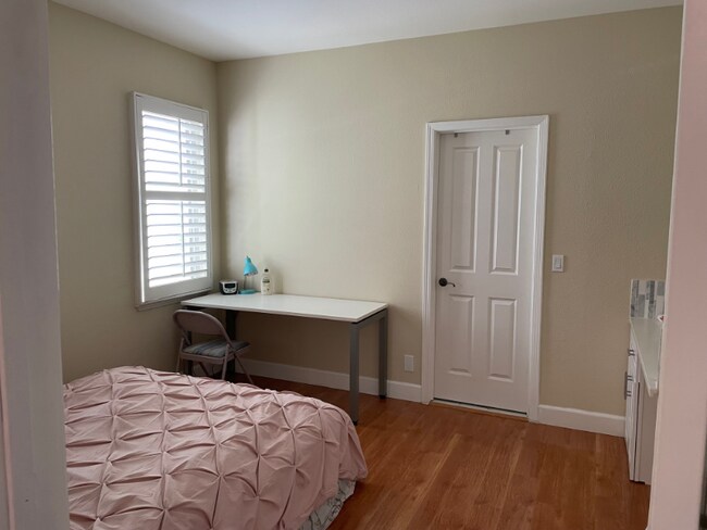 Foto del edificio - 4126 Horizon Ln