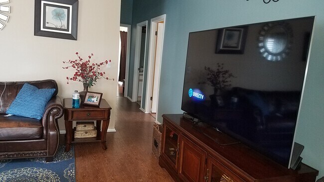 Foto del edificio - 7214 Edgewater Shores Ct