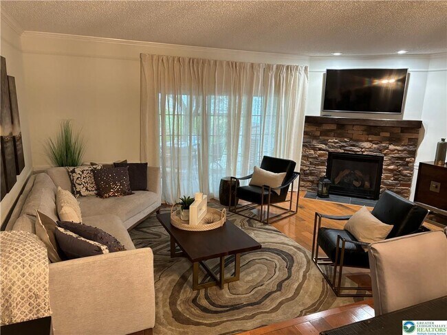 Foto del edificio - 1963 Delancey St